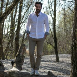Chemise coupe cintrée homme blanche originale
